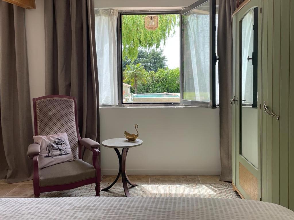 Mas Des Muses Bed and Breakfast LʼIsle-sur-la-Sorgue Δωμάτιο φωτογραφία